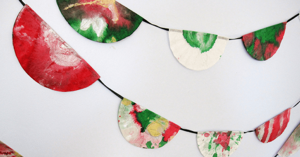 How to Make A Christmas Coffee Filter Garland For The Holidays