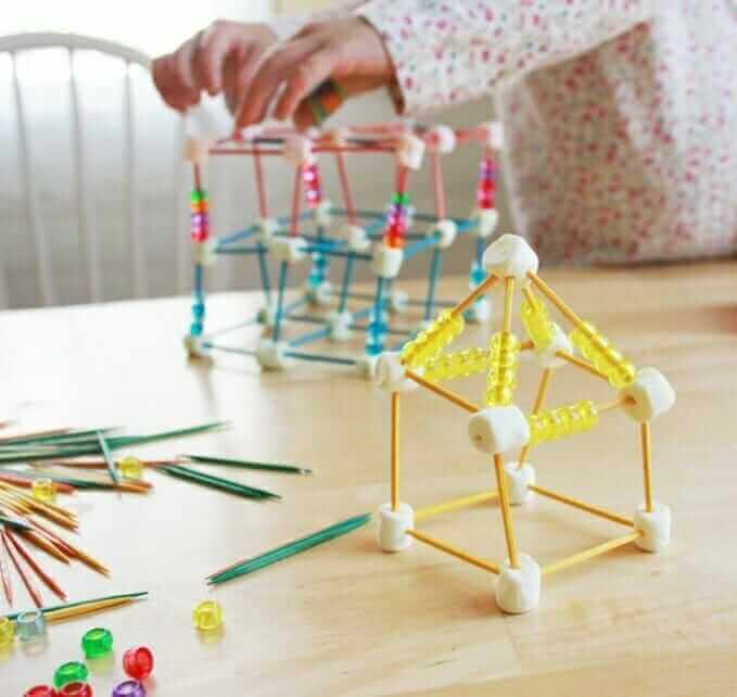 Toothpick with marshmallow for simple arts and crafts activities 