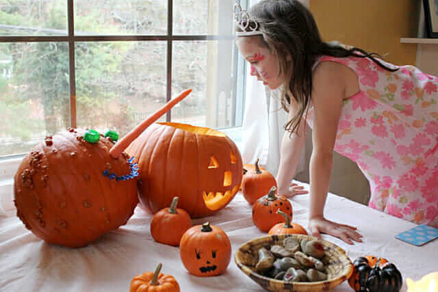 An Artful Halloween :: A Halloween Drawing Activity, Costume Ideas And Much More!