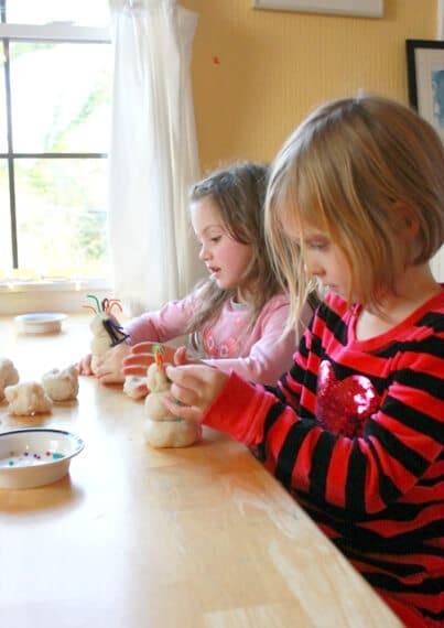 How to Make Snowman Playdough in a Mason Jar Snow Globe