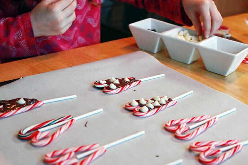 How To Make Candy Cane Lollipops Perfect For Holiday Gifts!