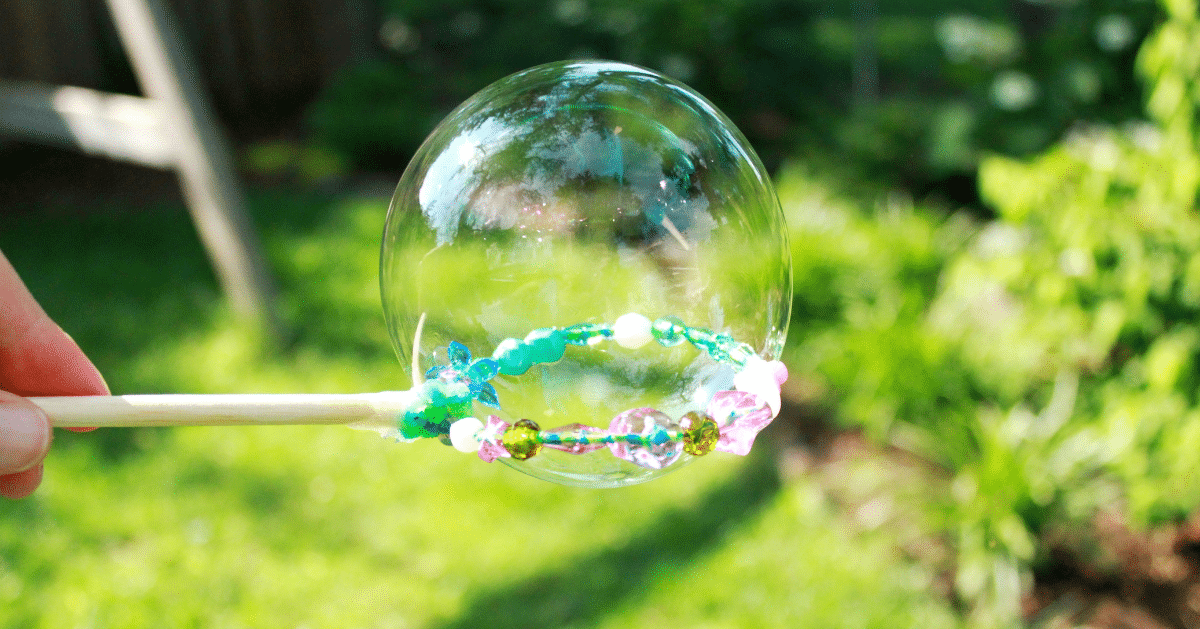 Мыльные пузыри в домашних условиях для детей. Приспособления для выдувания мыльных пузырей. Мыльные пузыри из трубочек. Выдувание мыльных пузырей. Трубочка для мыльных пузырей.