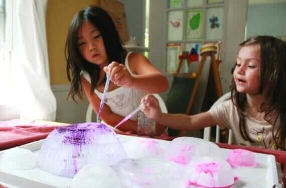 Melting Ice Science Experiment - girls paint