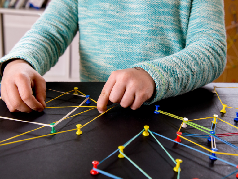 stretching rubber bands on geoboard