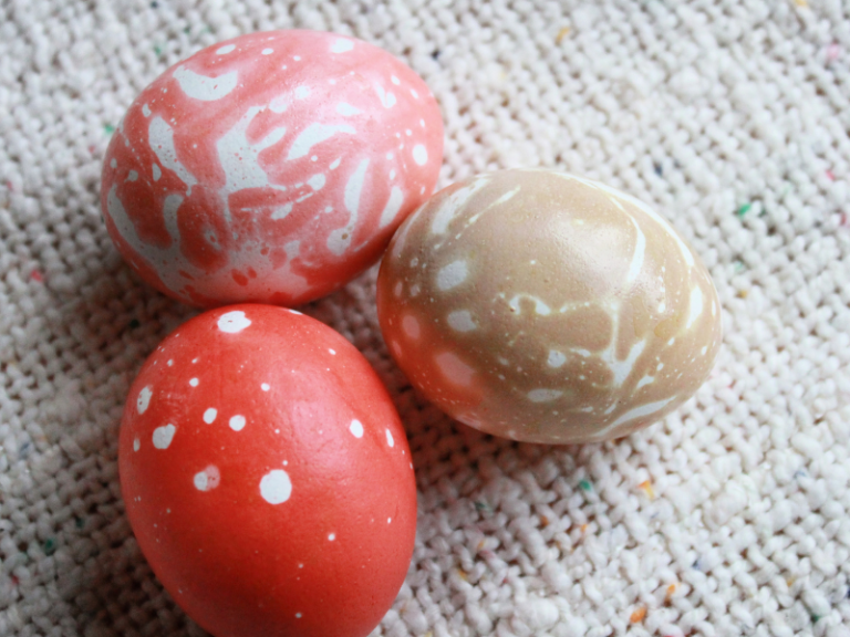 How to Marble Easter Eggs with Kool Aid
