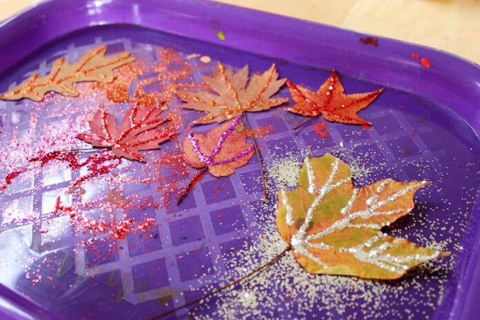 Glitter leaf craft with Autumn leaves