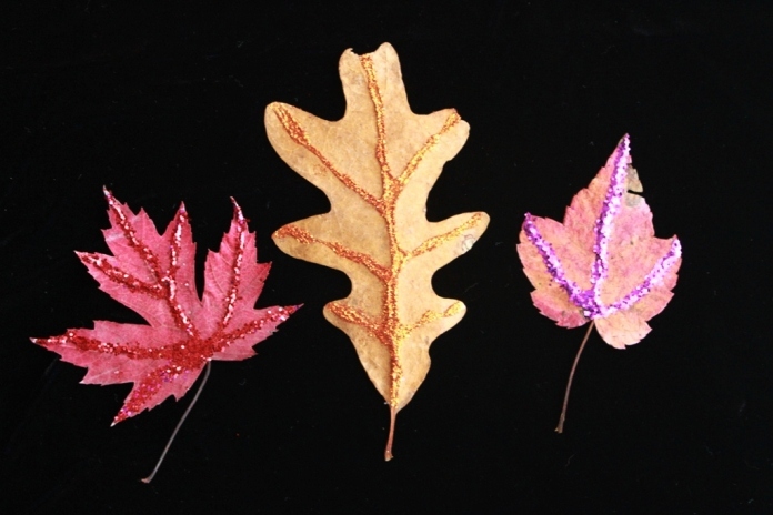 Glitter leaf craft with Autumn leaves
