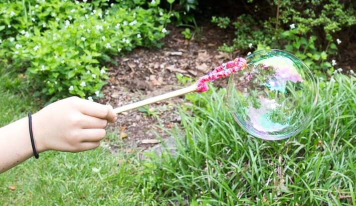 How to Make Homemade Bubbles - catching a bubble