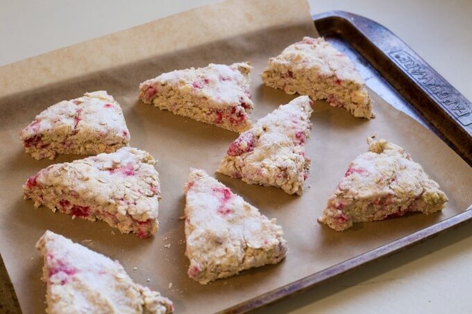 How to make raspberry oatmeal scones