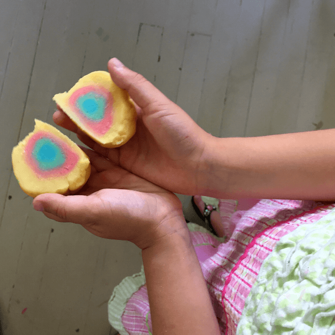 Playdough Fun - Making the Layers of the Earth with Playdough