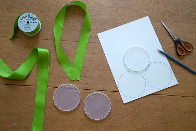 DIY Olympic Medals for Kids - Trace Lids