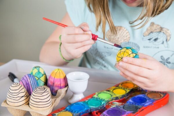 How to Paint Wooden Easter Eggs