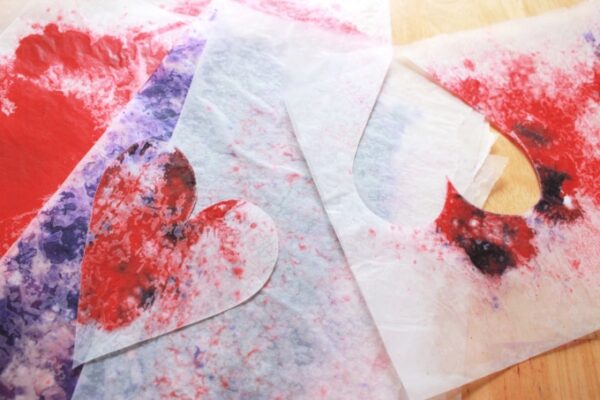 DIY Valentine Decorations: Melted Crayon Hearts Garland