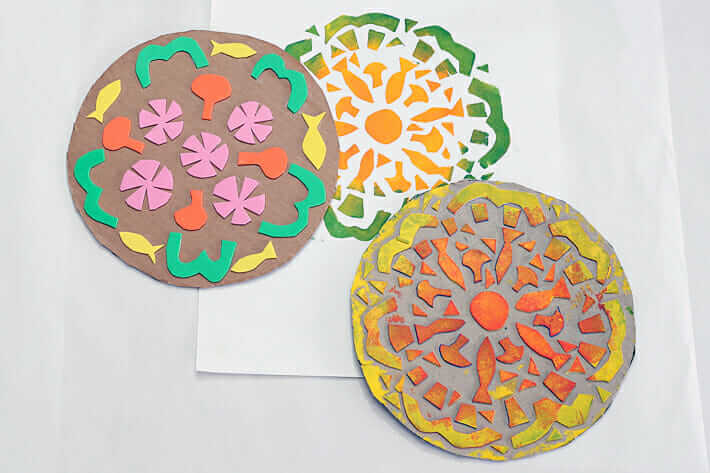 Mandala Pizza Prints (An Easy Printmaking Idea for Kids ) This image shows the printing plate before and after it's inked, plus the finished pizza print on paper.