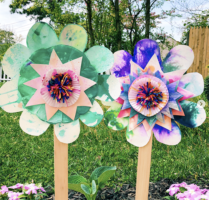 Giant watercolor flowers with Riverside Art Studio new – Activity Craft Holidays, Kids, Tips