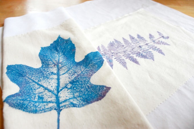 Leaf print napkins