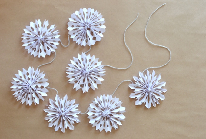 3D Snowflake Garland ArtBarBlog – Activity Craft Holidays, Kids, Tips