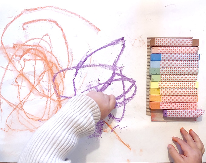 Toddler drawing with chalk pastels_art activities for toddlers