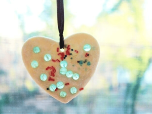 How to Make Salt Dough Ornaments with Sparkly Glass Beads - The Artful ...