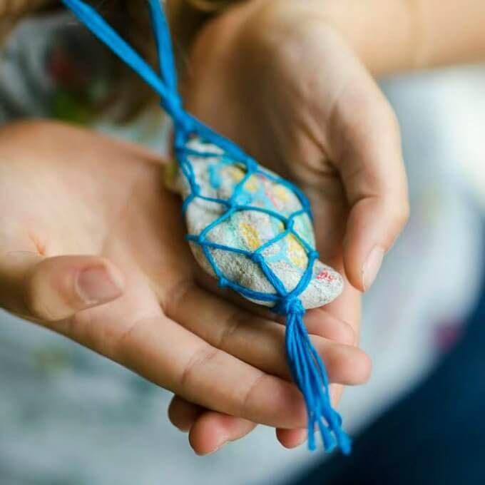 Macrame Rock Necklaces :: A Fun Summer Craft for Kids