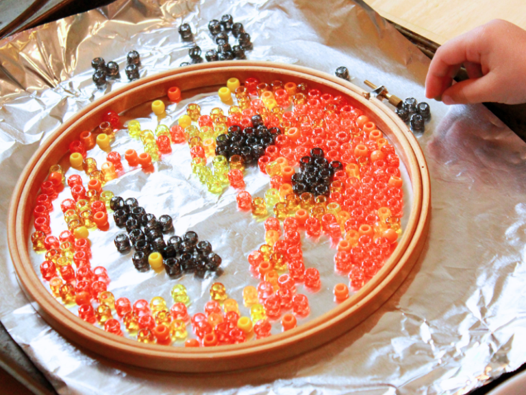 beaded halloween suncatcher (1)