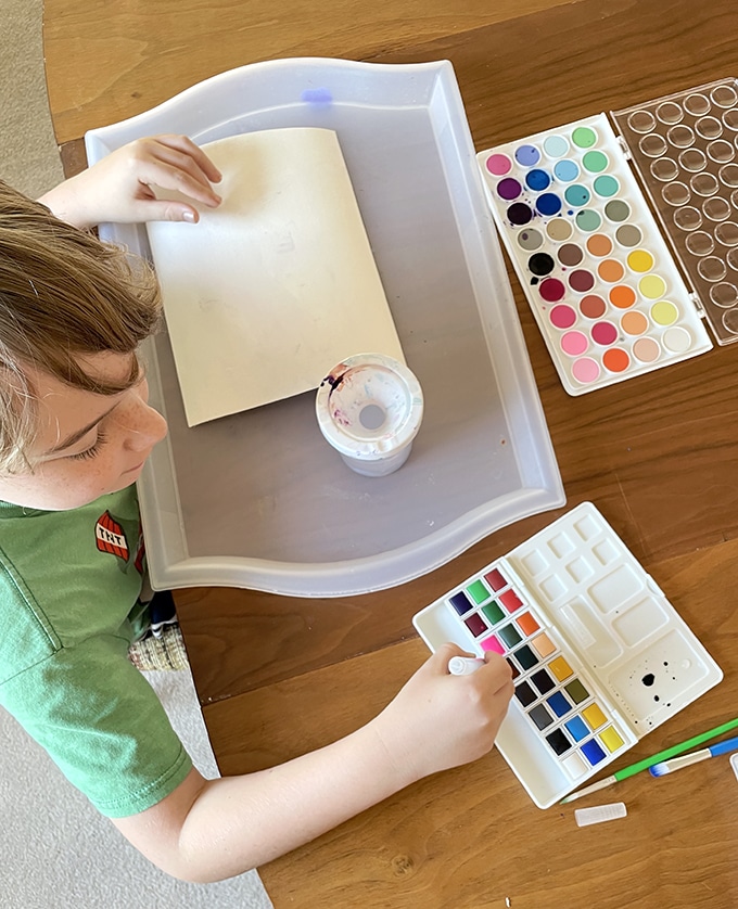 Child painting with OOLY watercolor products – Activity Craft Holidays, Kids, Tips