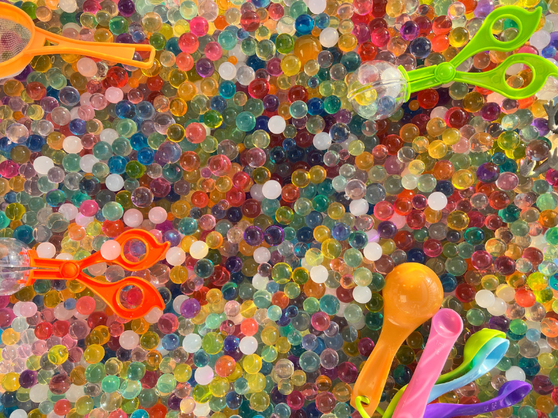 water beads with scoops