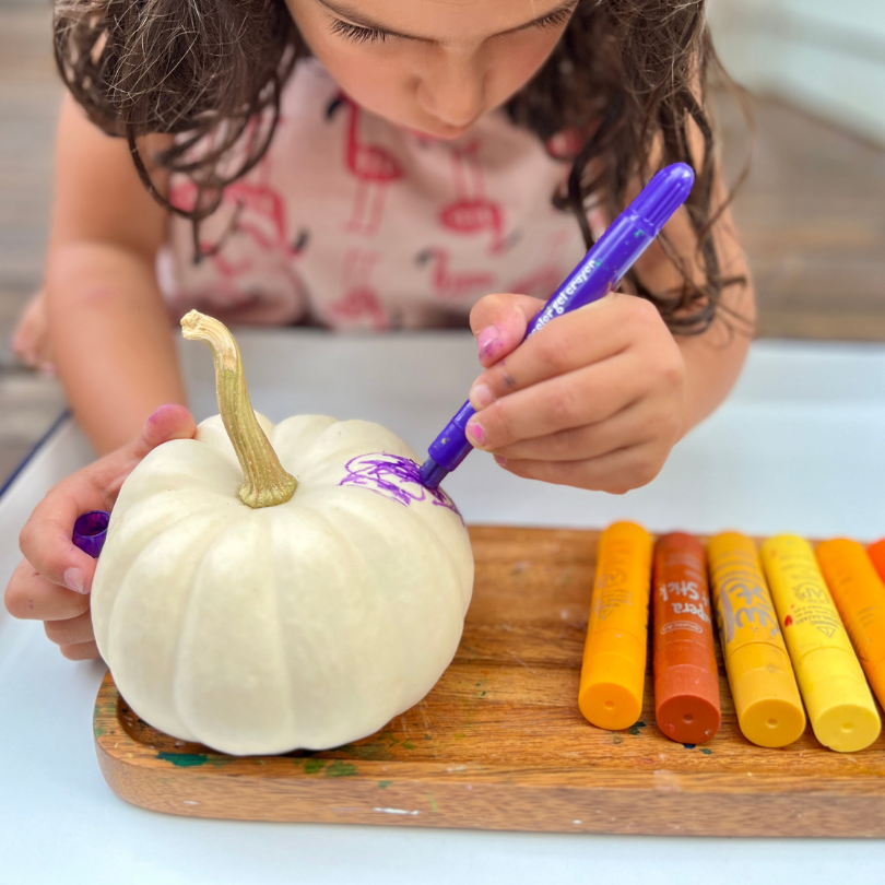 coloring on pumpkin