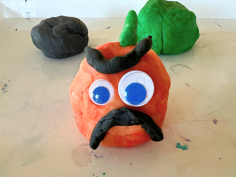 halloween playdough pumpkin