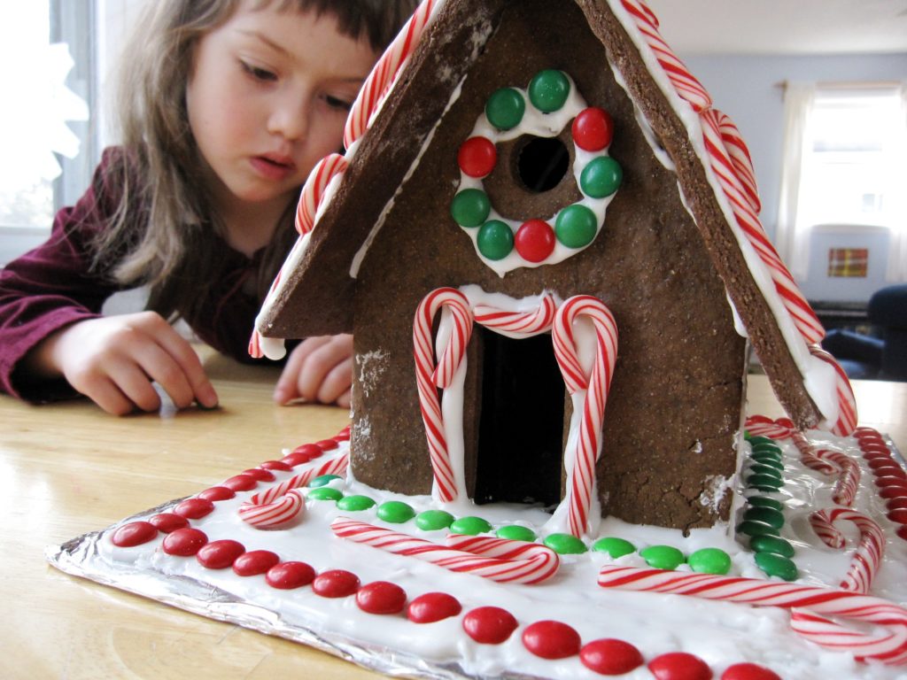 gingerbread house decorating