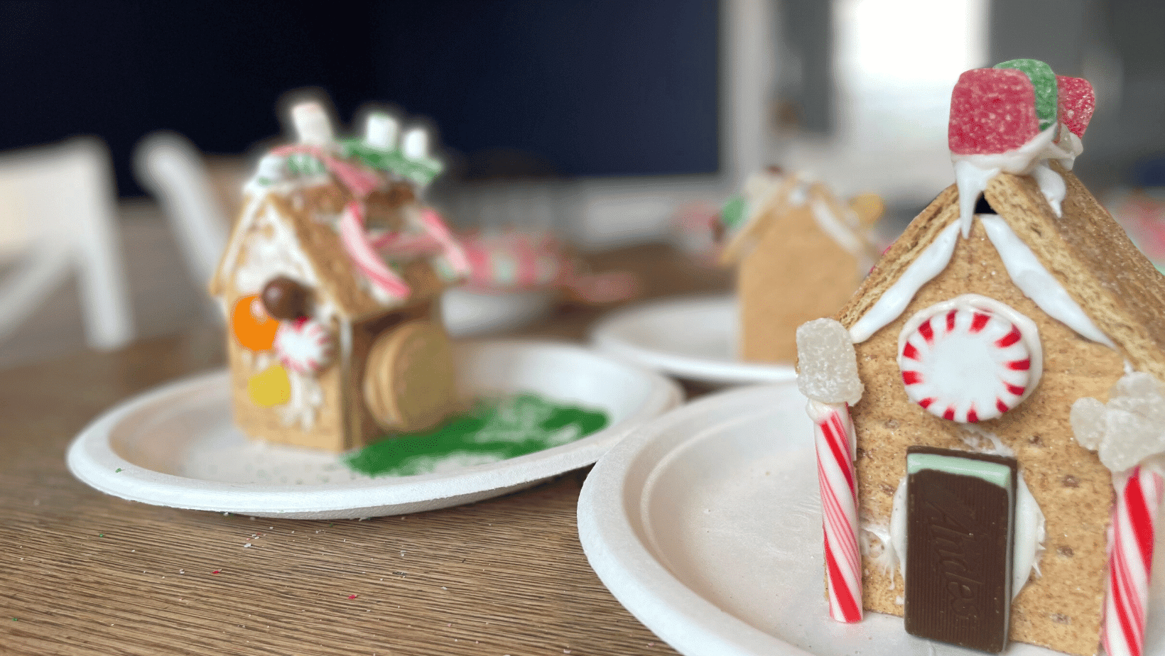 Easy Gingerbread House with Graham Crackers