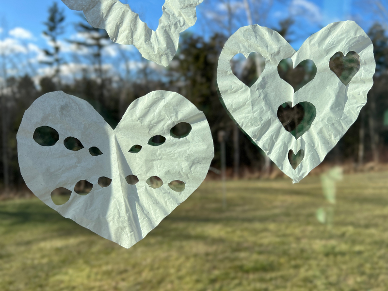 heart snowflakes easy Valentine's crafts