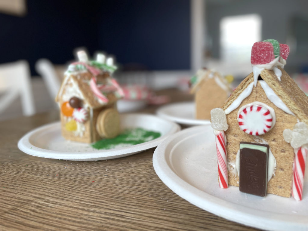 gingerbread house with graham crackers