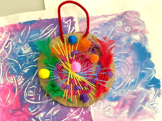 Cardboard & yarn circular weaving for kids