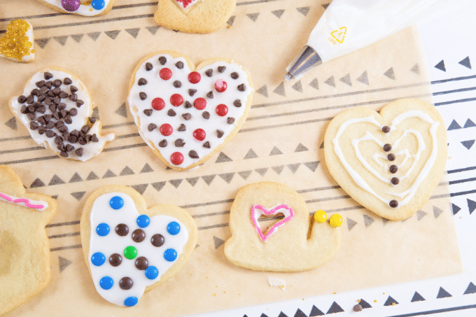 valentine cookies with decorations