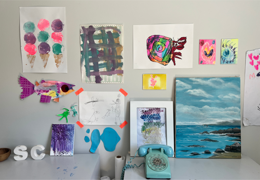 How to build a kids art display