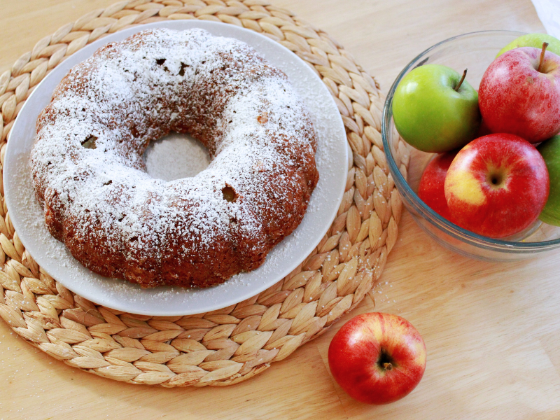 apple bundt cake