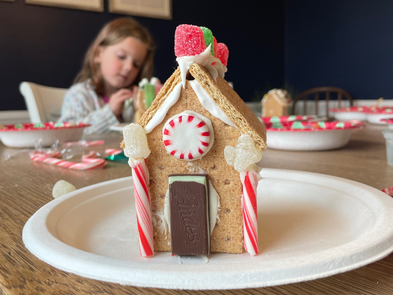 graham cracker gingerbread house