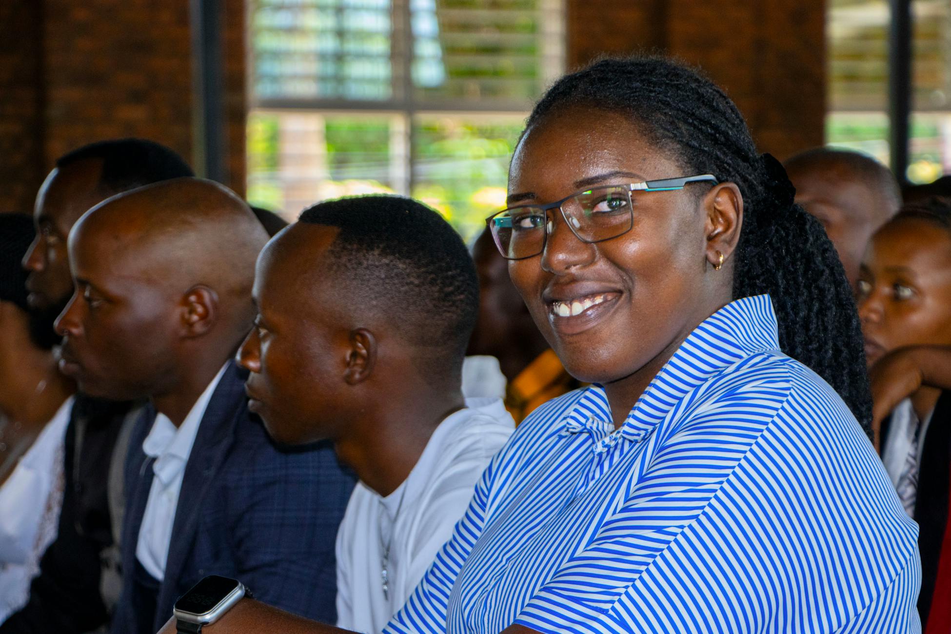 Behavioral scientists found that adults who describe themselves as having ‘lots of friends but no close ones’ are often people who became excellent at performing intimacy without actually practicing i